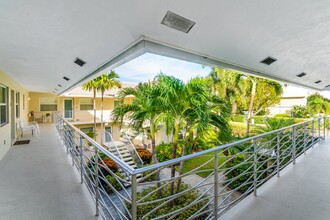 100 Venetian Dr in Delray Beach, FL - Building Photo - Building Photo