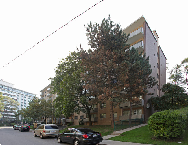 Chantecler Towers in Toronto, ON - Building Photo - Building Photo