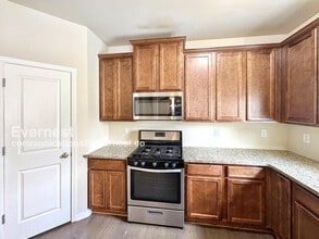 130 Sparkling Spring Trail in Mcdonough, GA - Building Photo - Building Photo