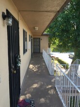 5921 Cahuenga Blvd in Los Angeles, CA - Building Photo - Building Photo