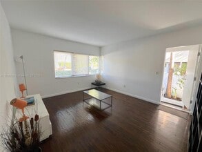 1616 Euclid Ave in Miami Beach, FL - Building Photo - Building Photo