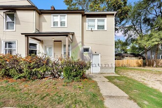 1928 Darwin Ave SW in Grand Rapids, MI - Building Photo - Building Photo