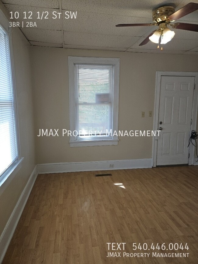 10-12 1/2 12 1/2 St in Roanoke, VA - Building Photo - Building Photo