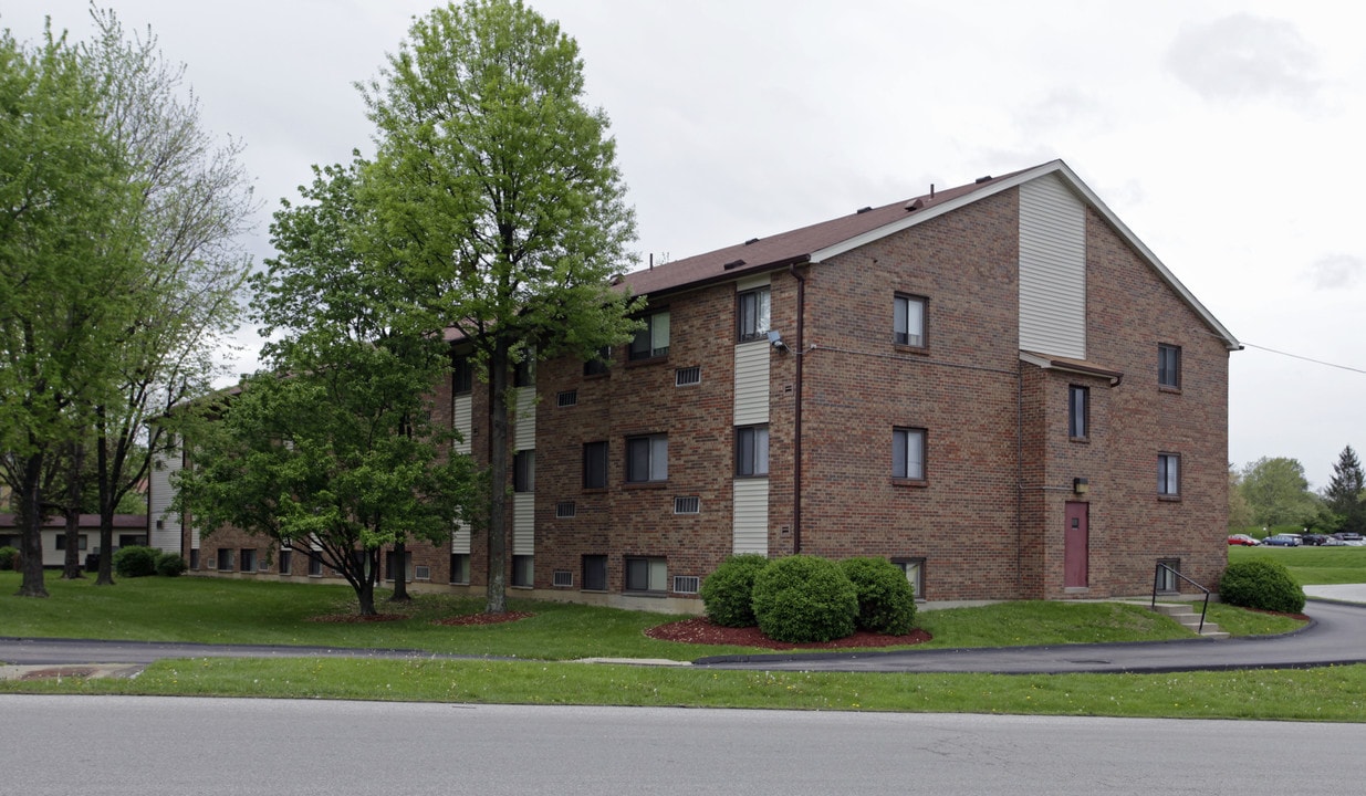 Hillcrest Elderly Apartments in Cincinnati, OH - Foto de edificio