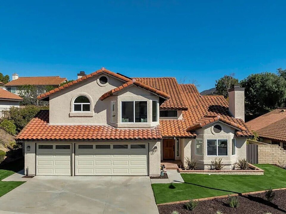2512 Kensington Ave in Thousand Oaks, CA - Building Photo