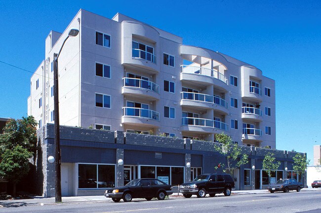 University Plaza in Seattle, WA - Building Photo - Building Photo