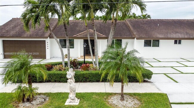 2140 SW 139th Ave in Miami, FL - Building Photo - Building Photo