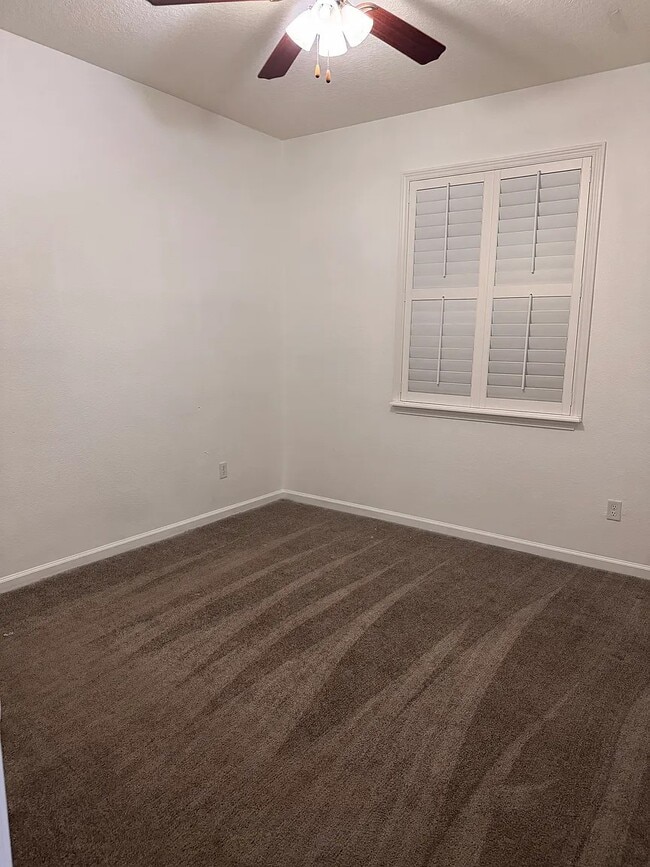 property at 1002 Wetland Ridge Cir