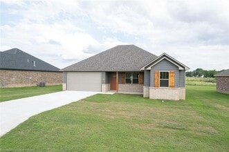 105 Countryside Wy in Pocola, OK - Building Photo - Building Photo
