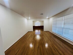 5511 Willowbend Blvd in Houston, TX - Building Photo - Building Photo