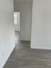 1261 NW 59th St in Miami, FL - Building Photo - Building Photo