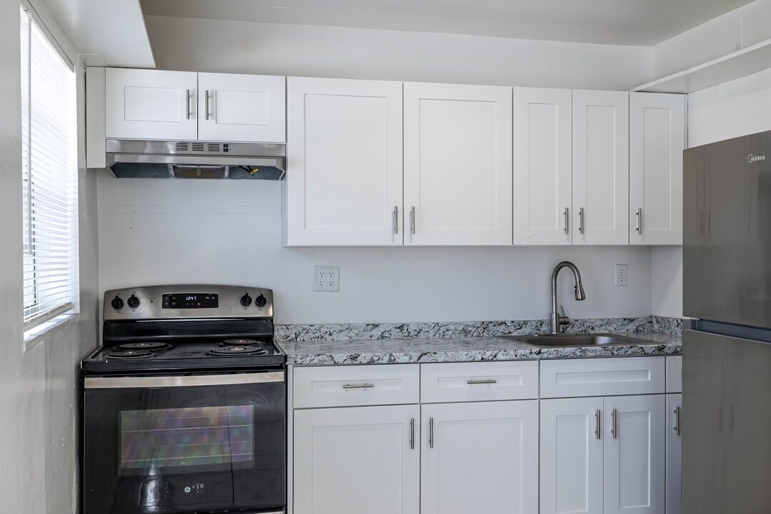 Palm Court Apartments in Pompano Beach, FL - Building Photo