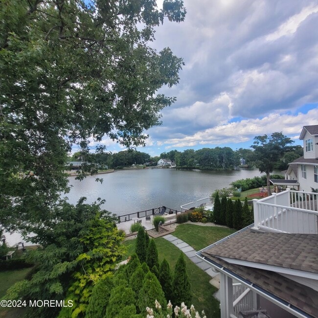 property at 1 Sunset Dr