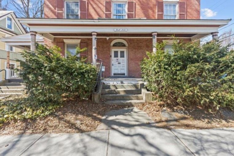 233 Pearl St in Burlington, VT - Foto de edificio