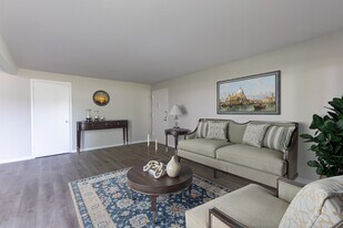 Waterside Village in Pennsville, NJ - Building Photo