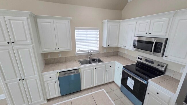 2934 Nicholson Lake Dr in Baton Rouge, LA - Building Photo - Building Photo