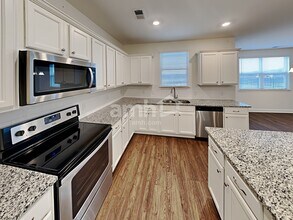 4261 Longfellow Dr in Nashville, TN - Foto de edificio - Building Photo