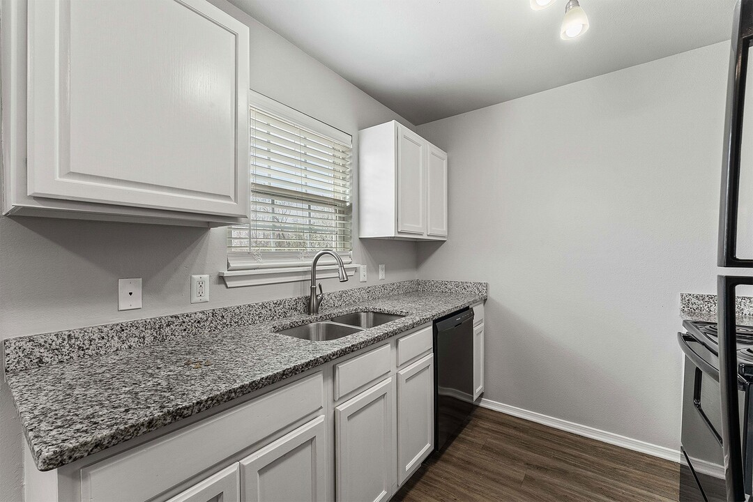 The Outpost Apartments in Rogers, AR - Building Photo