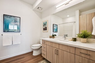 Verdell Pointe in Folsom, CA - Building Photo - Building Photo