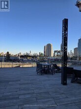 5081 Hurontario St in Mississauga, ON - Building Photo - Building Photo