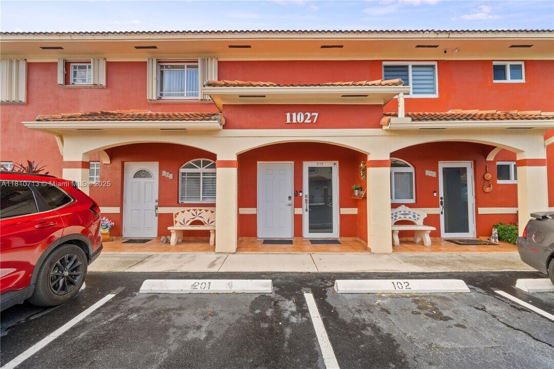 11027 W Okeechobee Rd in Hialeah Gardens, FL - Building Photo