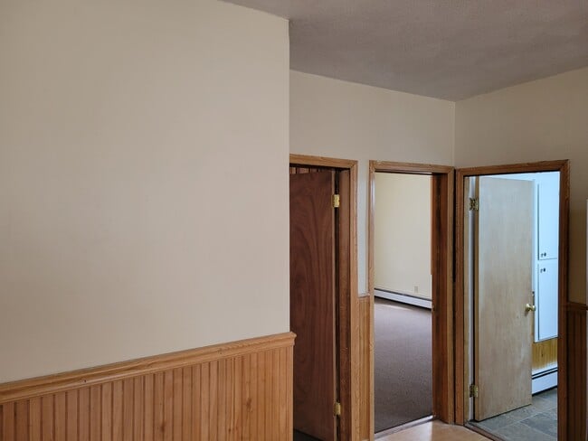 11 Trenton St, Unit 11 Trenton Street 1st fl in Bellingham, MA - Foto de edificio - Building Photo