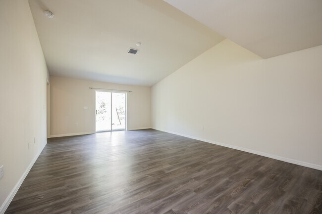 9076 Aegean Cir in Lehigh Acres, FL - Foto de edificio - Building Photo