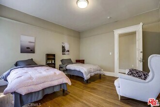 2901 Raymond Ave in Los Angeles, CA - Building Photo - Building Photo