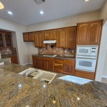 10124 Arche's Way in Elk Grove, CA - Building Photo - Building Photo