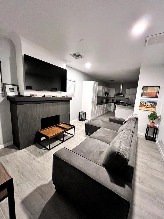 property at 3025 E Missouri Ave