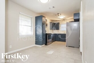 9301 Gettysburg Ave in Texas City, TX - Building Photo - Building Photo