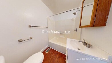 62 State St in Augusta, ME - Building Photo - Building Photo