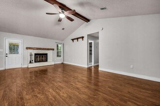 202 Brittany Ln in Crestview, FL - Building Photo - Building Photo