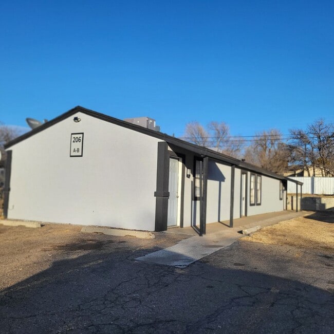 property at 206 N Mississippi St