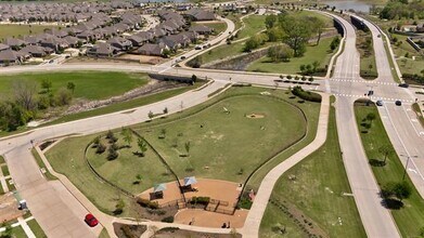 8033 Pne Is Wy in McKinney, TX - Building Photo - Building Photo