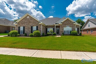 8821 Belle Mor Dr NW in Madison, AL - Foto de edificio - Building Photo