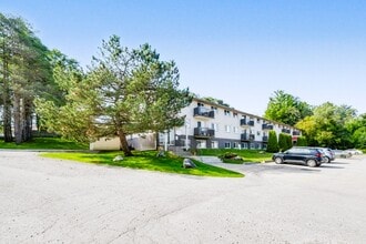 11th Avenue Apartments in Hanover, ON - Building Photo - Building Photo