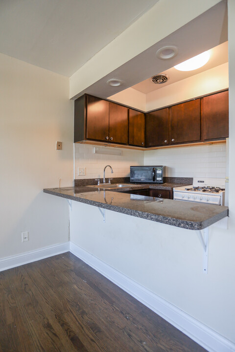 625 W Cornelia Ave, Unit #285 in Chicago, IL - Building Photo