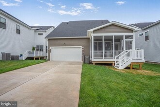 42779 Cannon Chapel Dr in Leesburg, VA - Building Photo - Building Photo