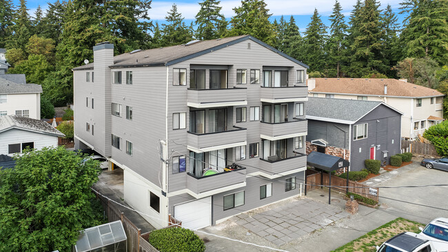 Dynasty Manor in Seattle, WA - Building Photo - Building Photo