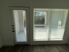 Pin Oaks Apartments in Conroe, TX - Foto de edificio - Building Photo