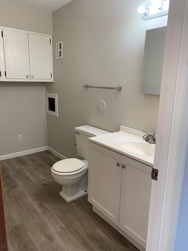 7510 Hazelcrest Dr, Unit 6 in Hazelwood, MO - Building Photo - Building Photo