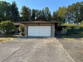 1614 Riverview Dr NE in Auburn, WA - Foto de edificio - Building Photo