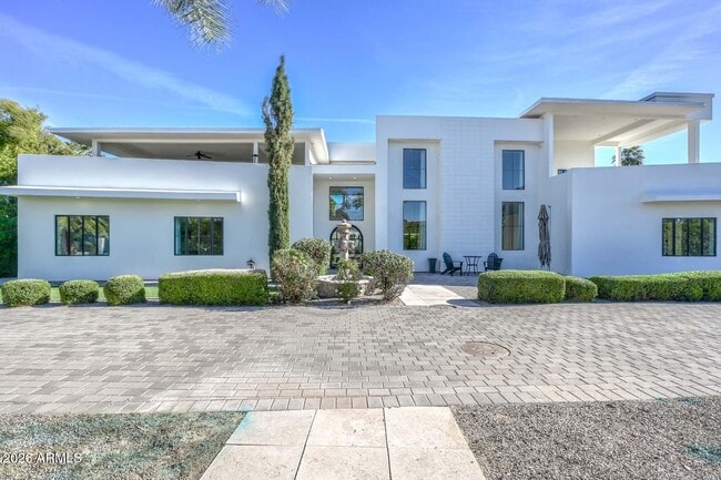 5001 N Chiquita Ln in Paradise Valley, AZ - Building Photo - Building Photo