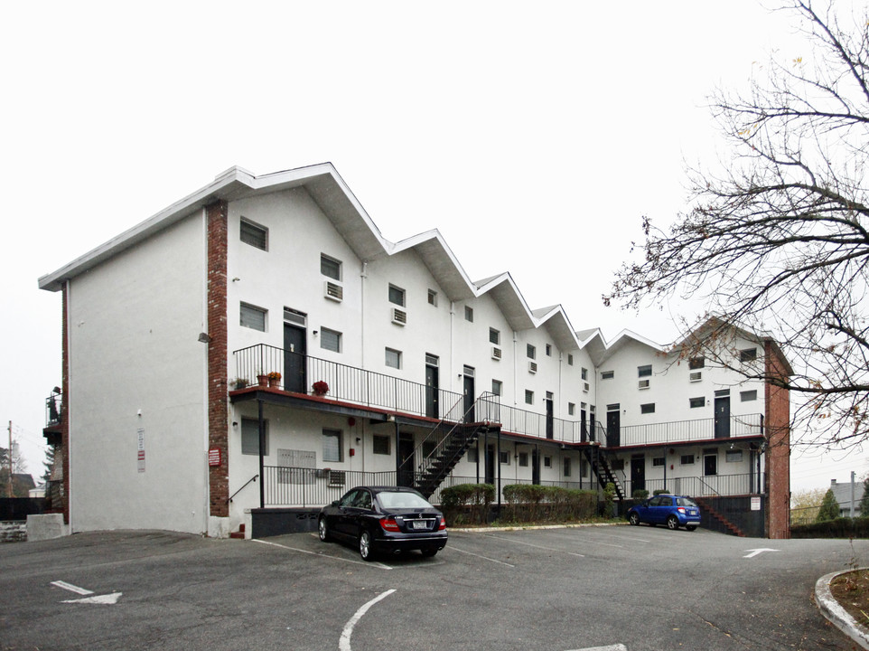 HudsonView Terrace in Ossining, NY - Building Photo