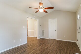 1024 Holly Pointe Dr in Wendell, NC - Building Photo - Building Photo