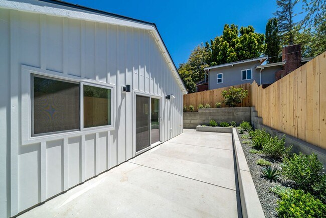 319-321 Ramona Dr in San Luis Obispo, CA - Building Photo - Building Photo