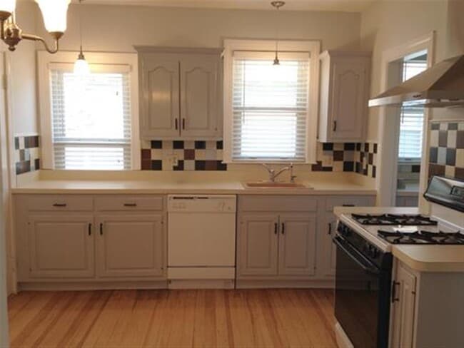 35 Frederick Ave, Unit 2