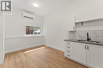 1 FLORIAN 15 in Essex, ON - Building Photo - Building Photo