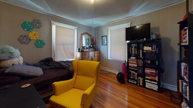 61 Putnam Rd in Somerville, MA - Foto de edificio - Building Photo